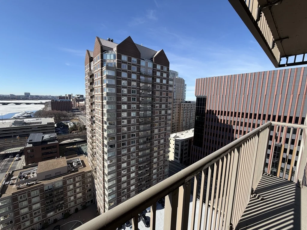 10 Museum Way, East Cambridge