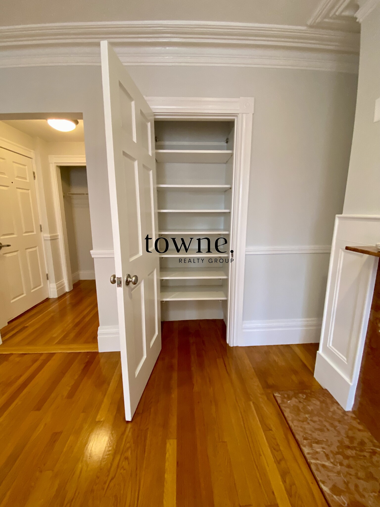 254 Newbury St, Back Bay