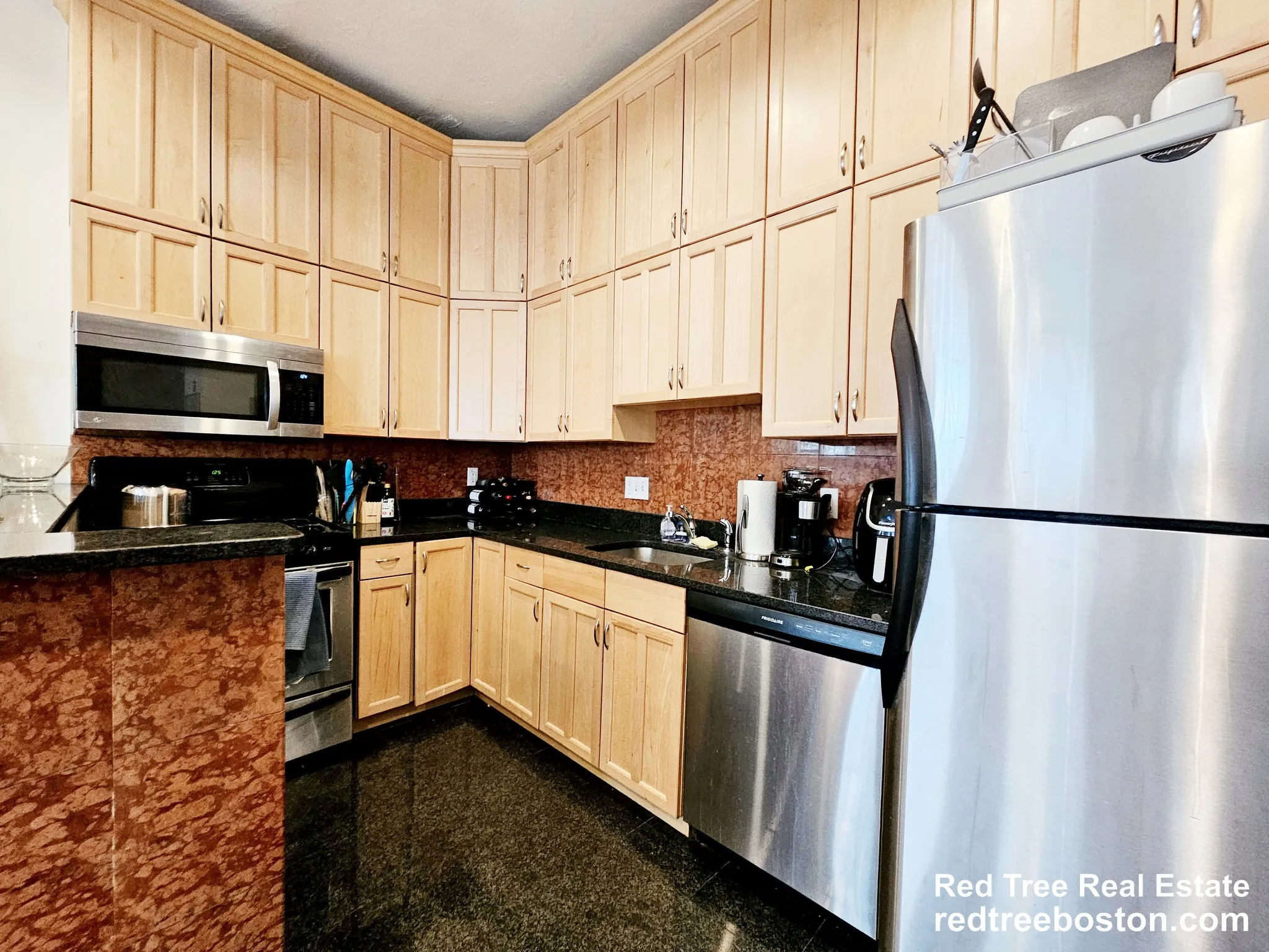 1689 Beacon St, Aspinwall Hill