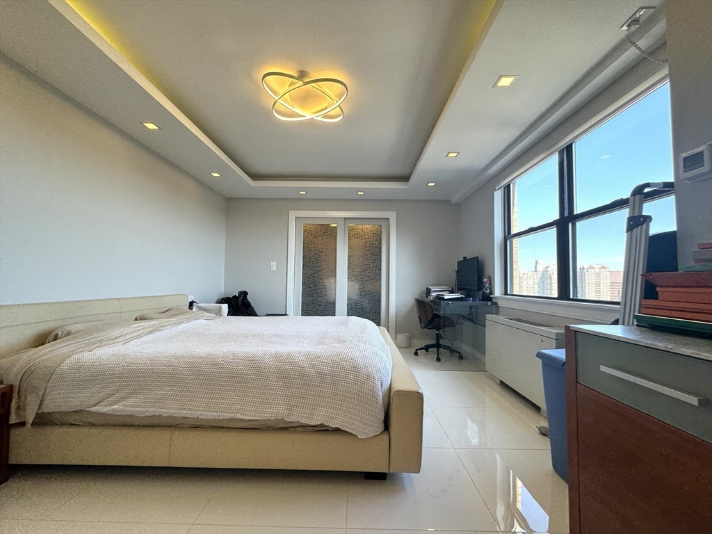 8 Whittier Pl, West End