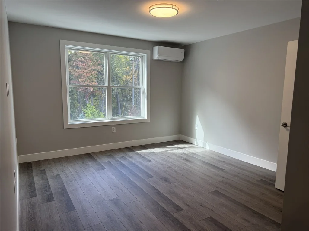 251 Sladen St, Dracut