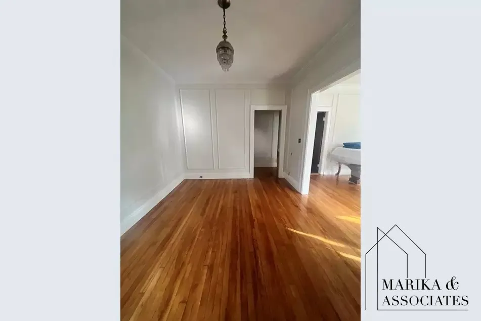 67 Green St, North Brookline