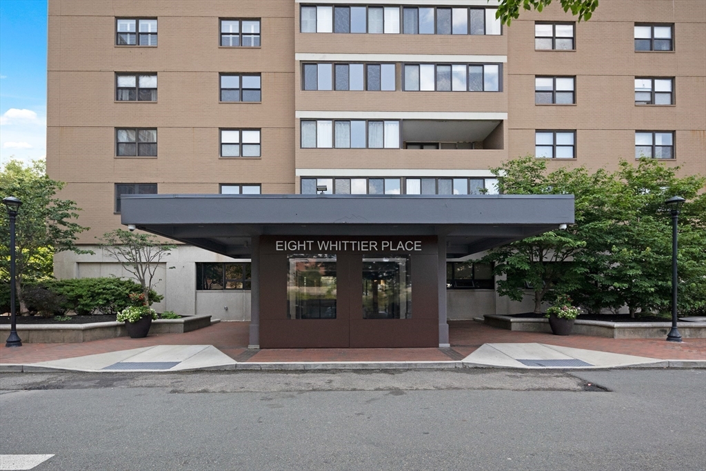 8 Whittier Pl, West End