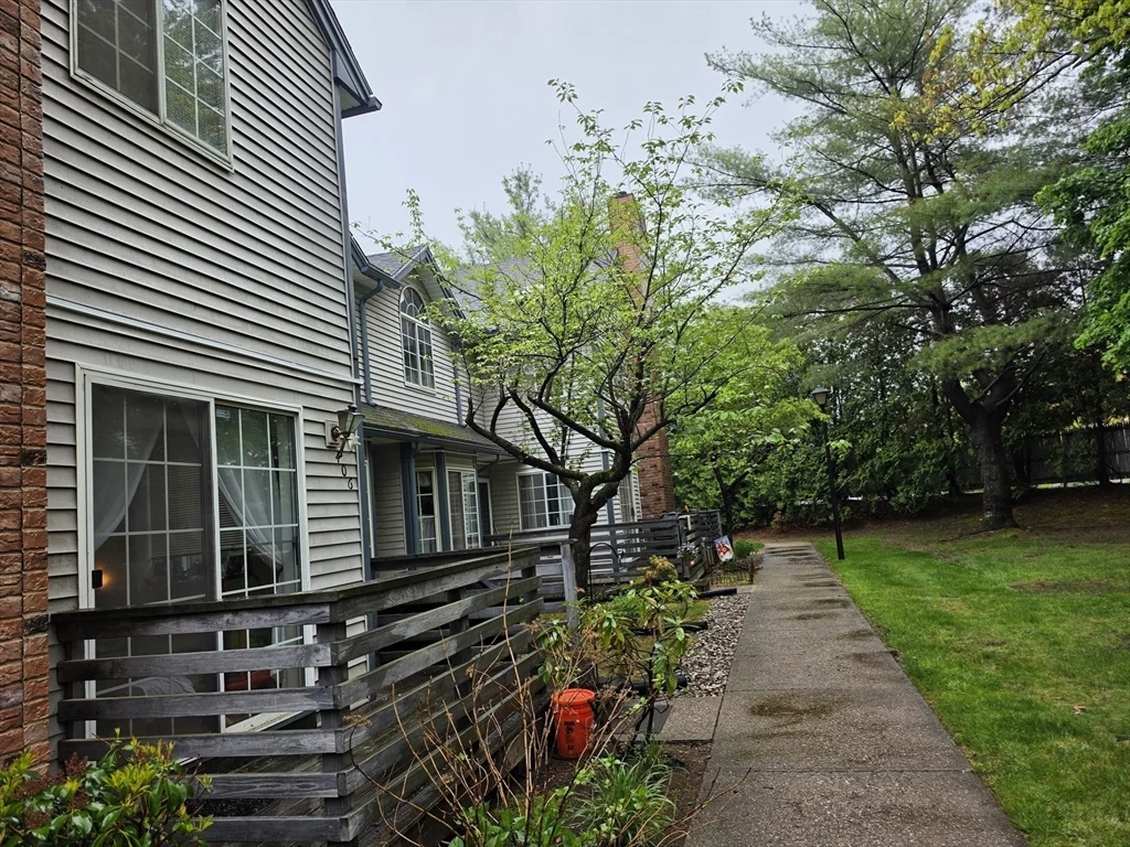 104 Johnson Rd, Chicopee