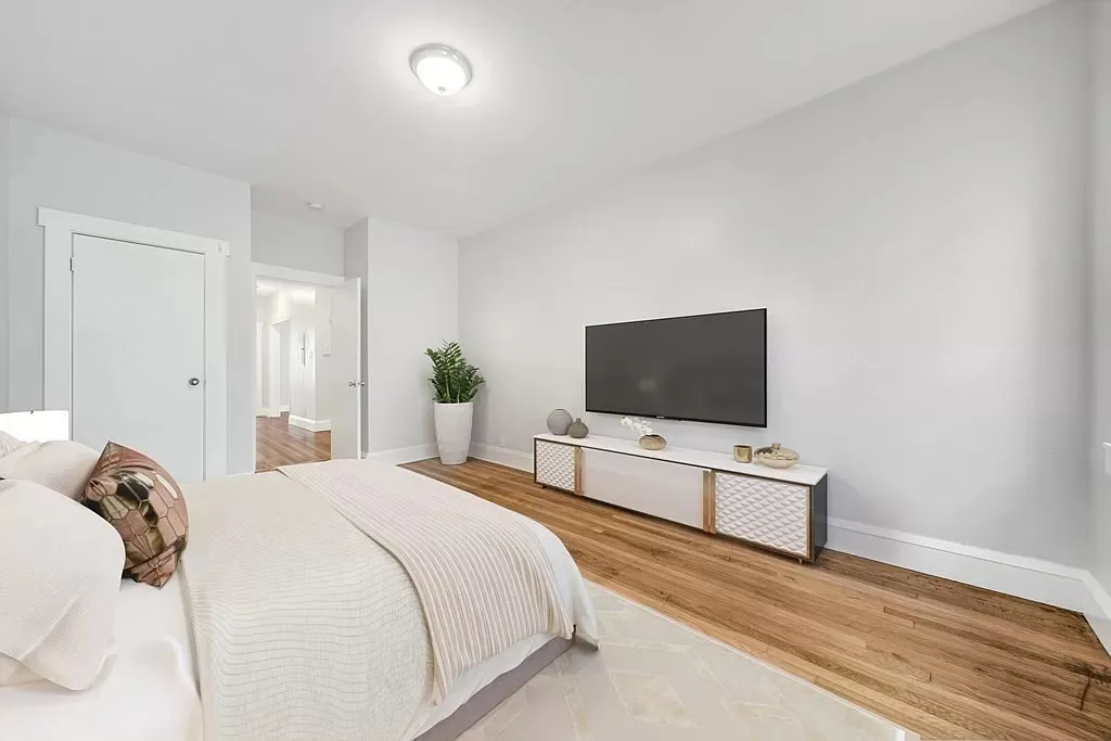 52 Clark Ave, Chelsea