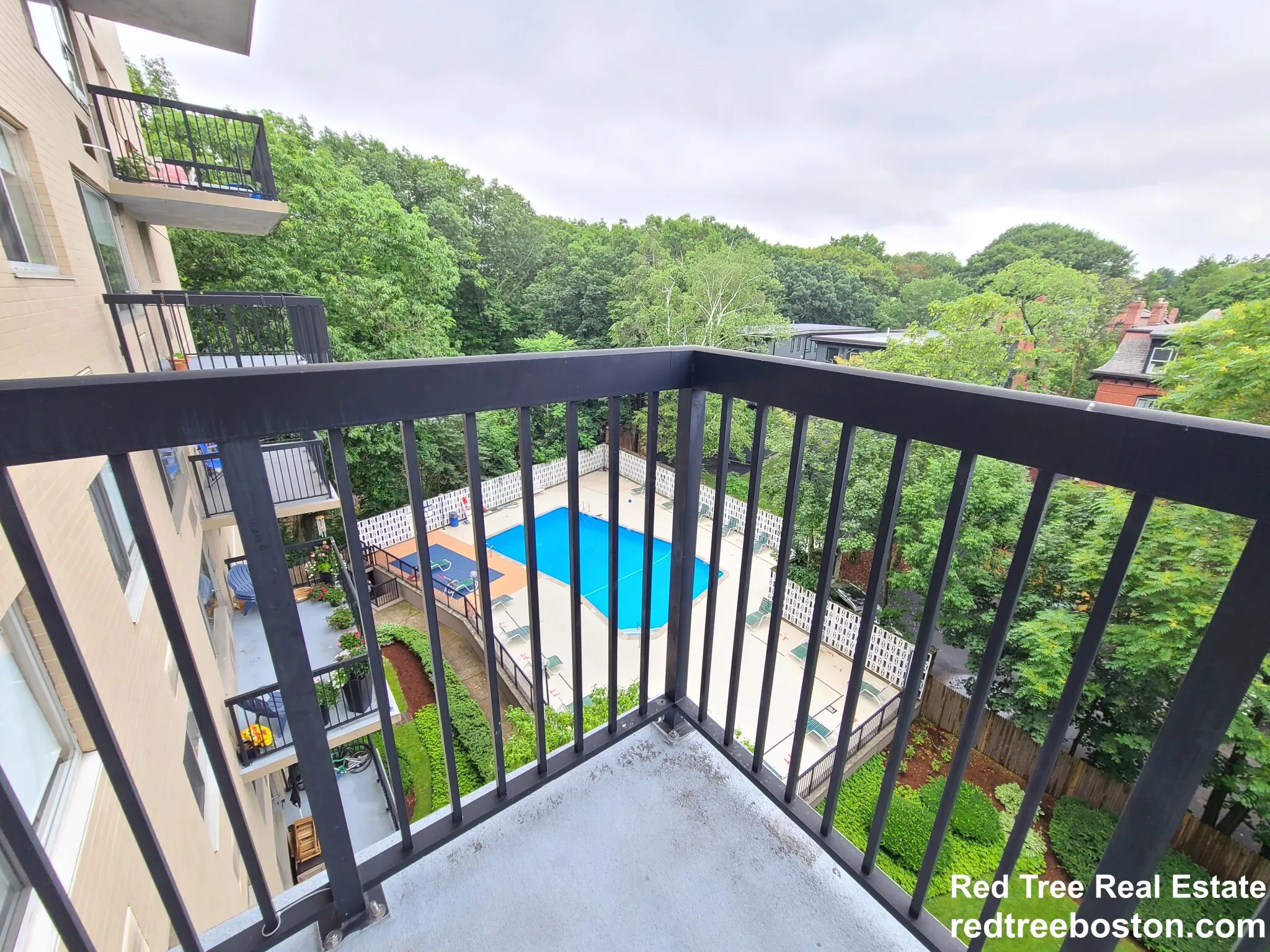 101 Monmouth Ct, Longwood