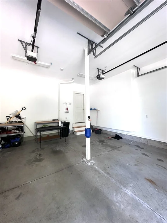 92 Johnson Woods Dr, Reading