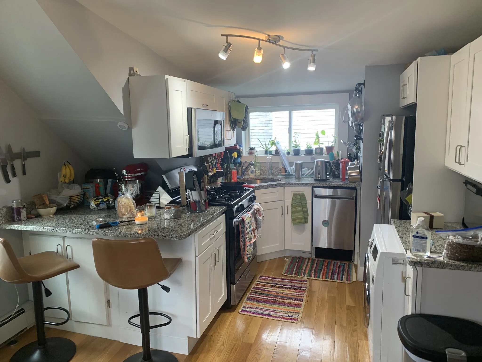 287 Beacon St, Ward Two