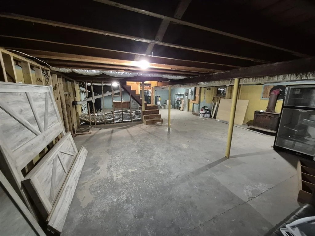 5 Lakeview Ave, Peabody