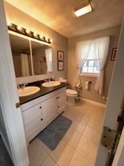 84 Railroad Ave, Salisbury