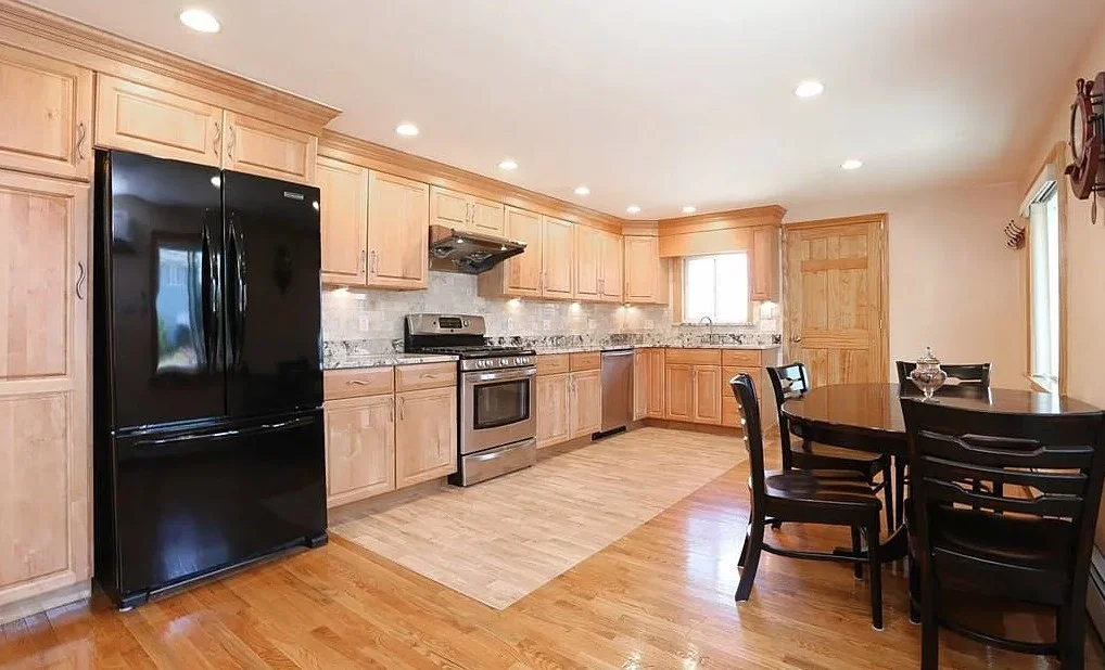 9 Linda Ln, Little Nahant