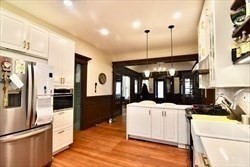 28 Brookledge, Dorchester