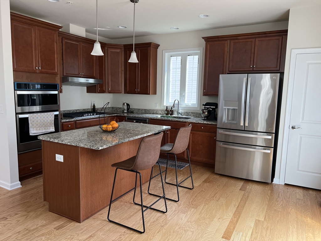 16 Poplar Ln, Hopkinton