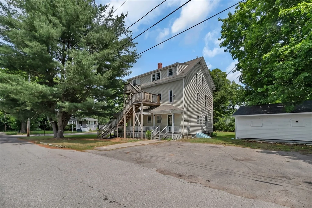 39 Hope St, Attleboro