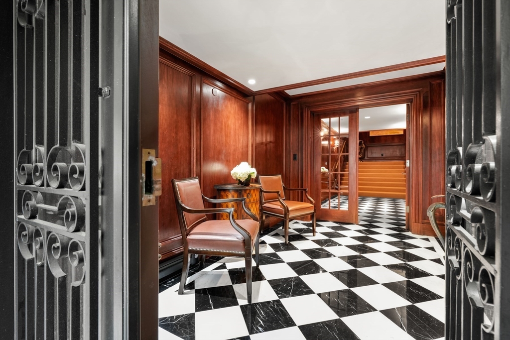 409 Commonwealth Ave, Back Bay