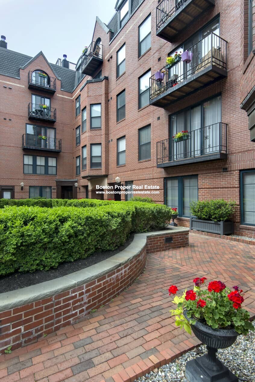 32 Garrison St, Back Bay