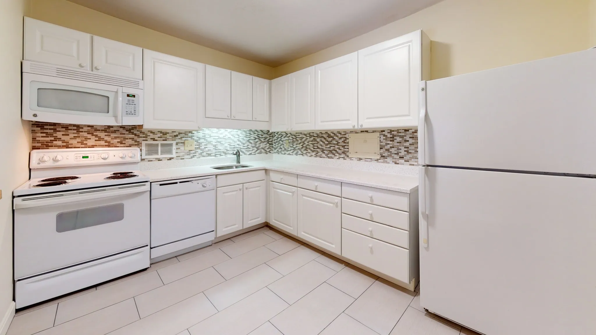 101 Monmouth St, Longwood