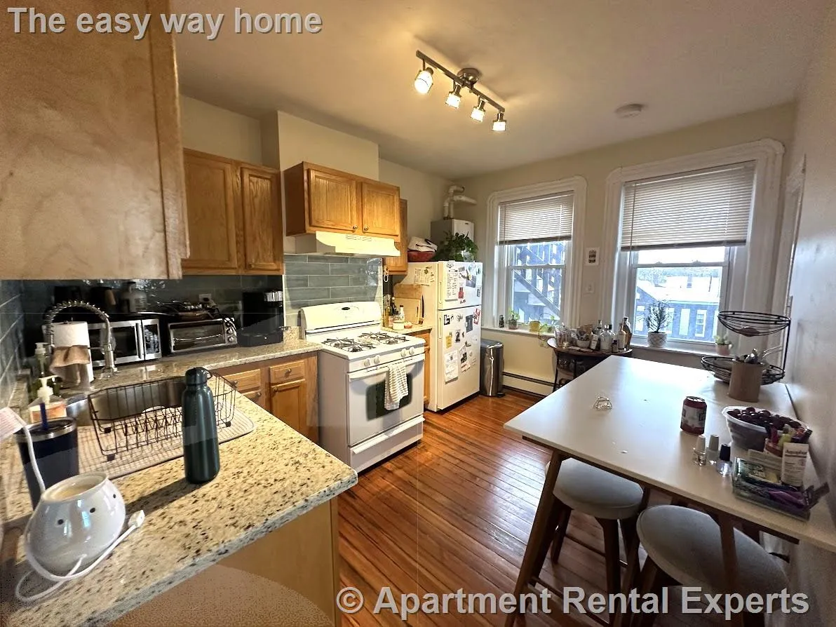 1056 Cambridge St, East Cambridge