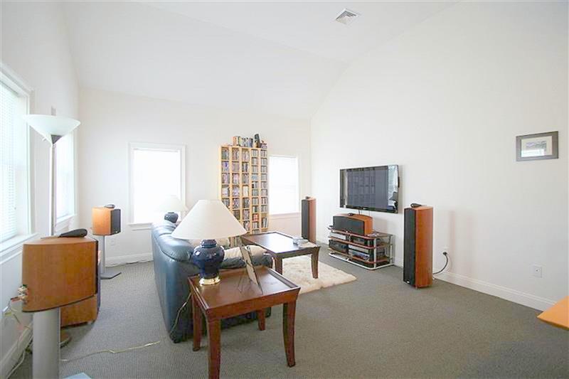 157 Auburn St, Cambridgeport