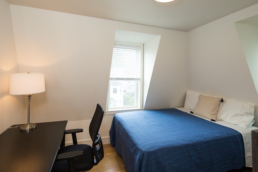 92 Brown St, Waltham