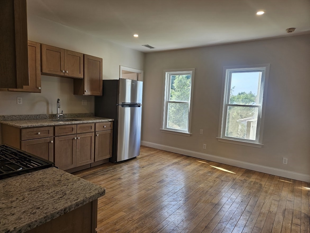 293 School St, Stoughton