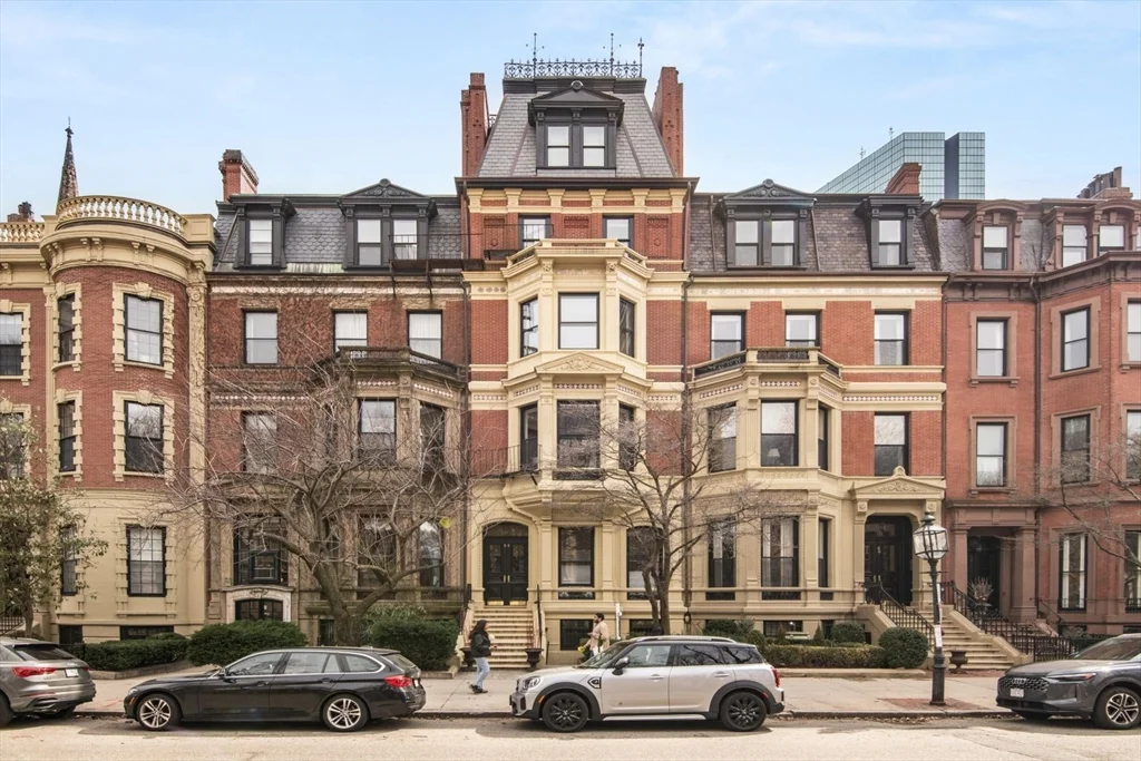 64 Commonwealth, Back Bay