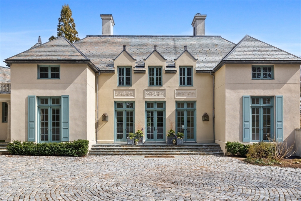 120 Cabot St, Chestnut Hill