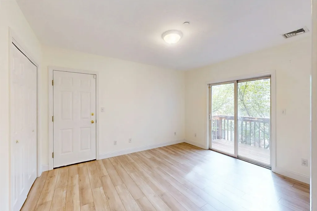 111 West 8th St, South Boston