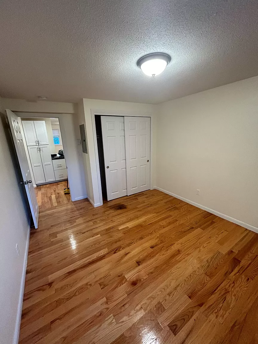 2 bed, 1 bath apartment for rent at 520 Main St Unit 3, Banks Square — photo 12 of 17