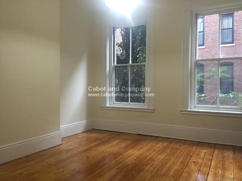 34 Isabella St, Back Bay