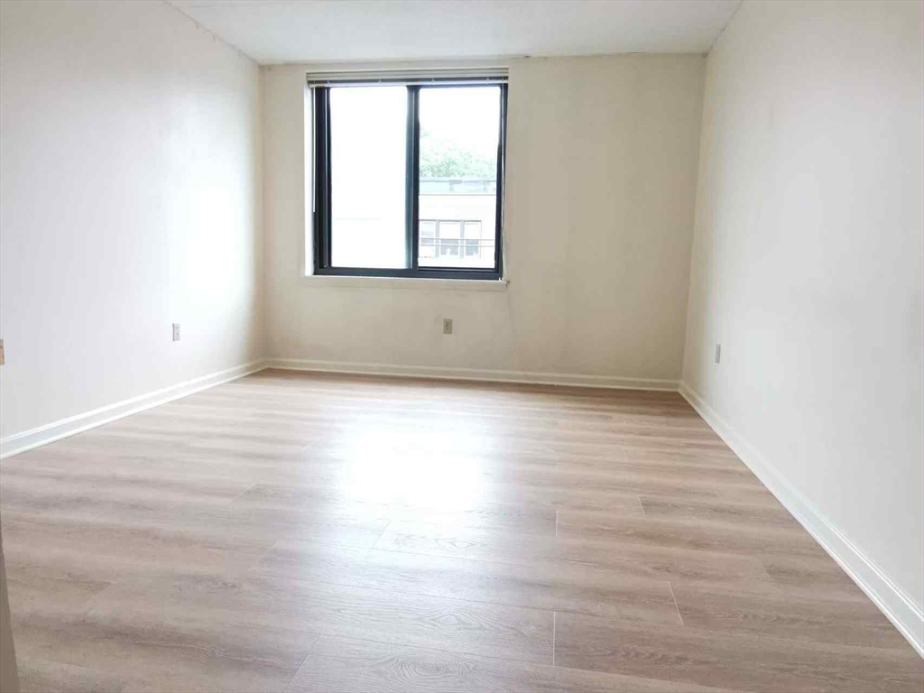 85 Brainerd Rd, Allston