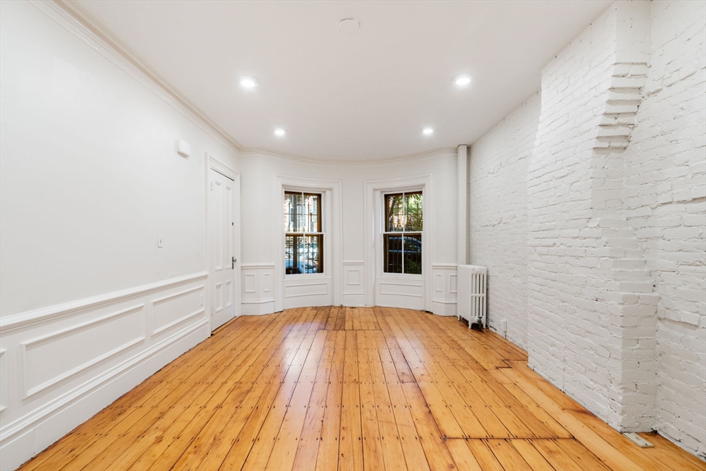 24 Braddock Park, South End