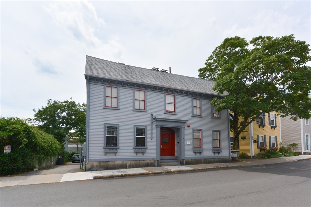 9 State St, Marblehead