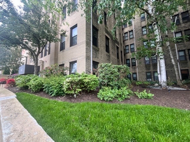 1662 Commonwealth Ave, Brighton