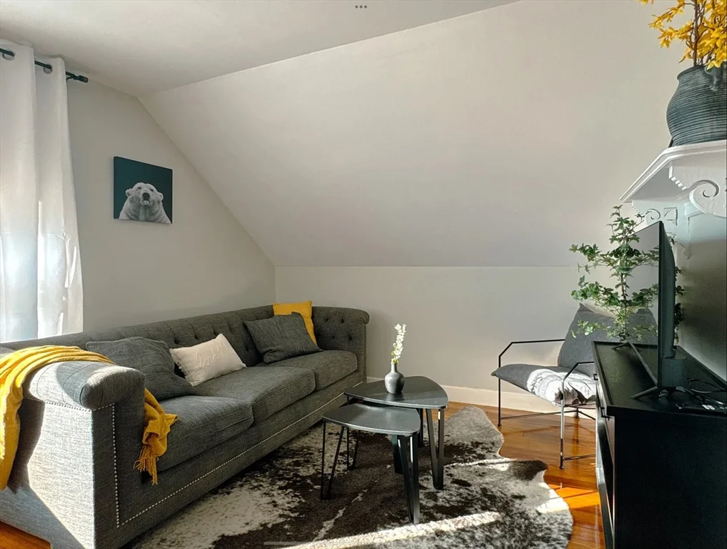 84 Greenwood St, Dorchester