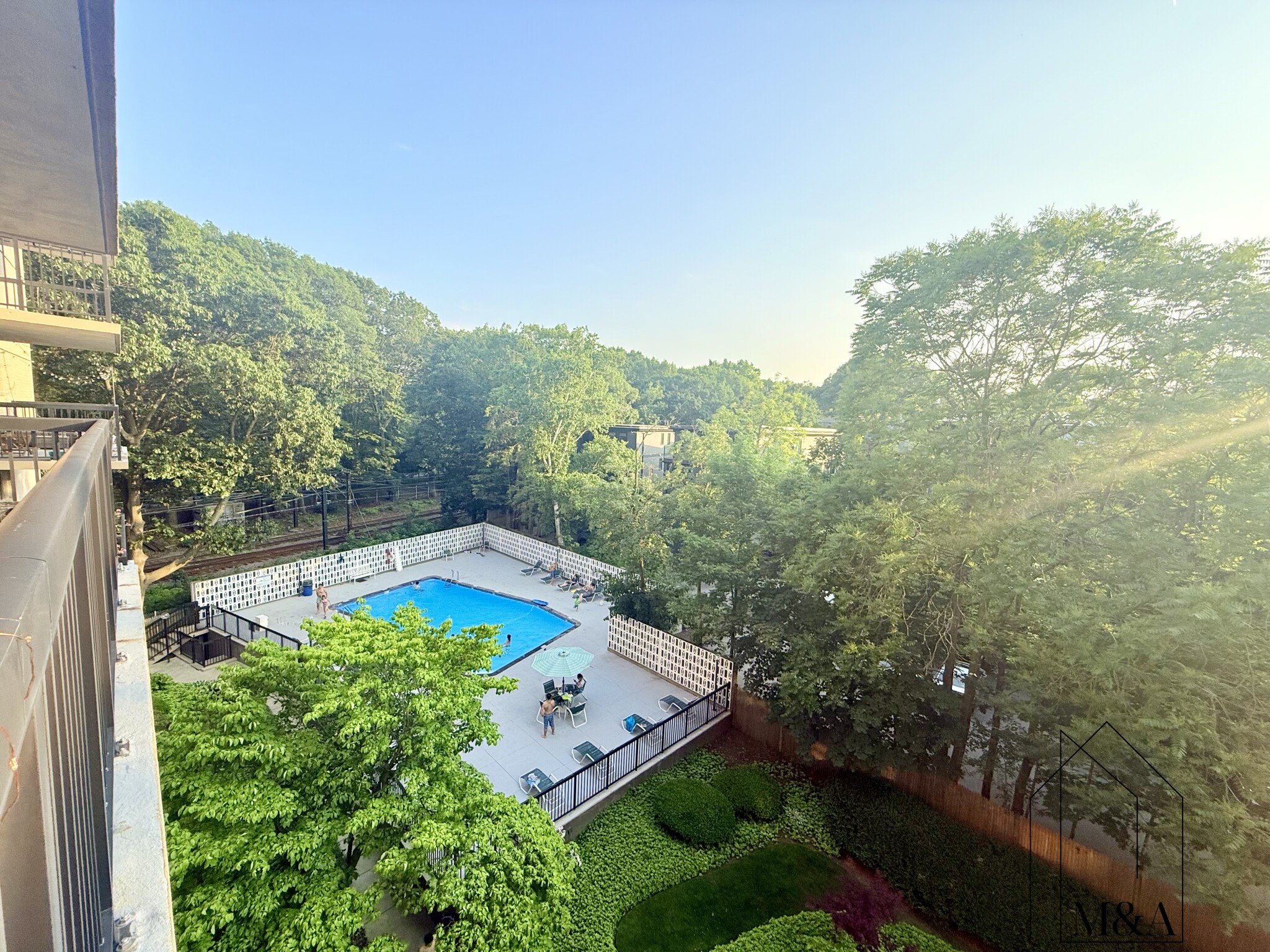 101 Monmouth St, Longwood