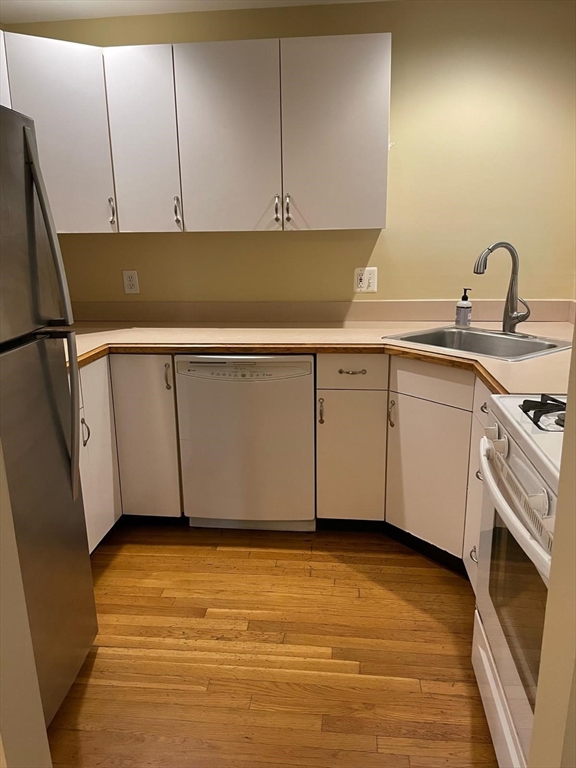 135 Bolton St, South Boston