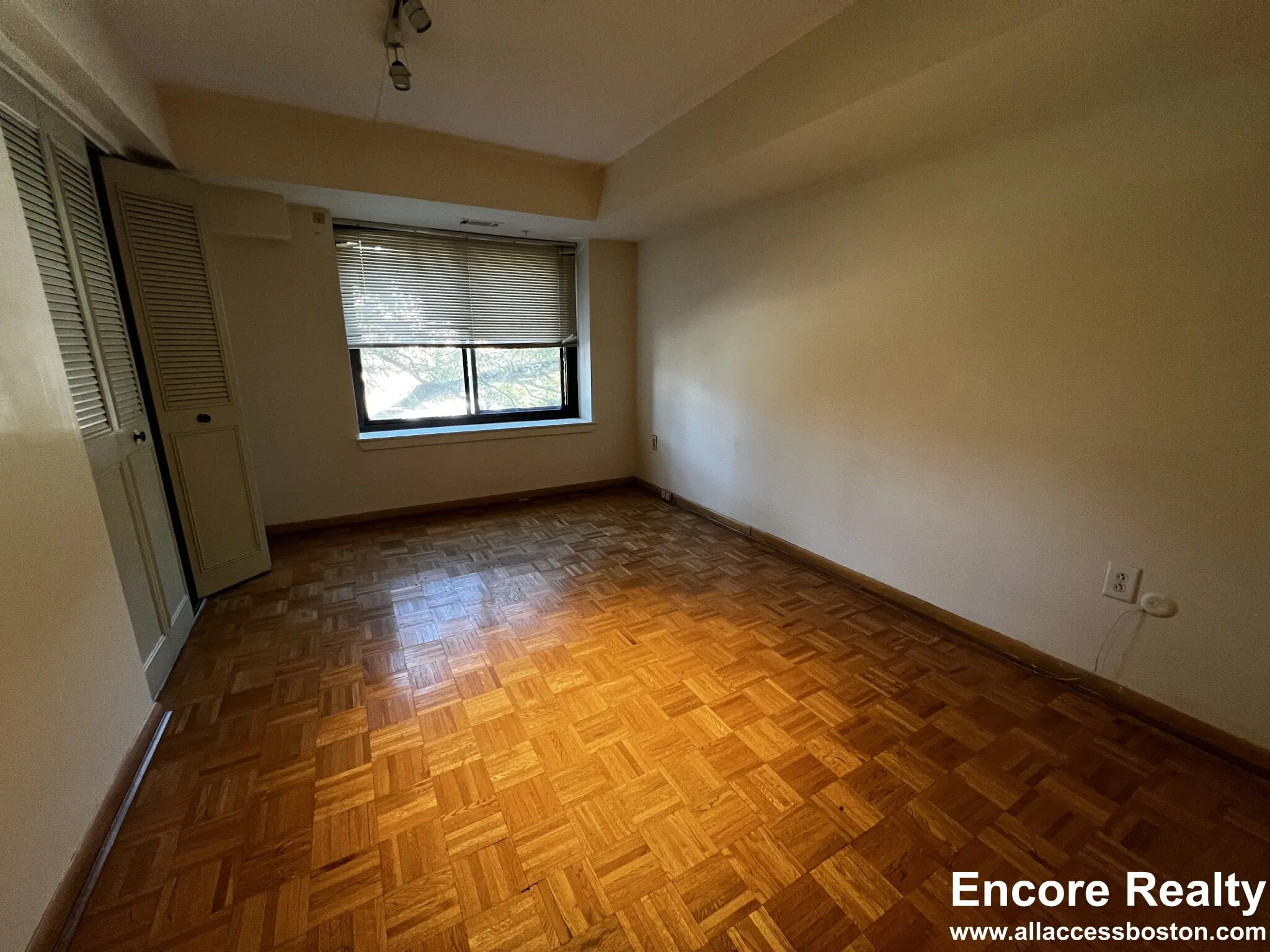 1243 Beacon St, Coolidge Corner