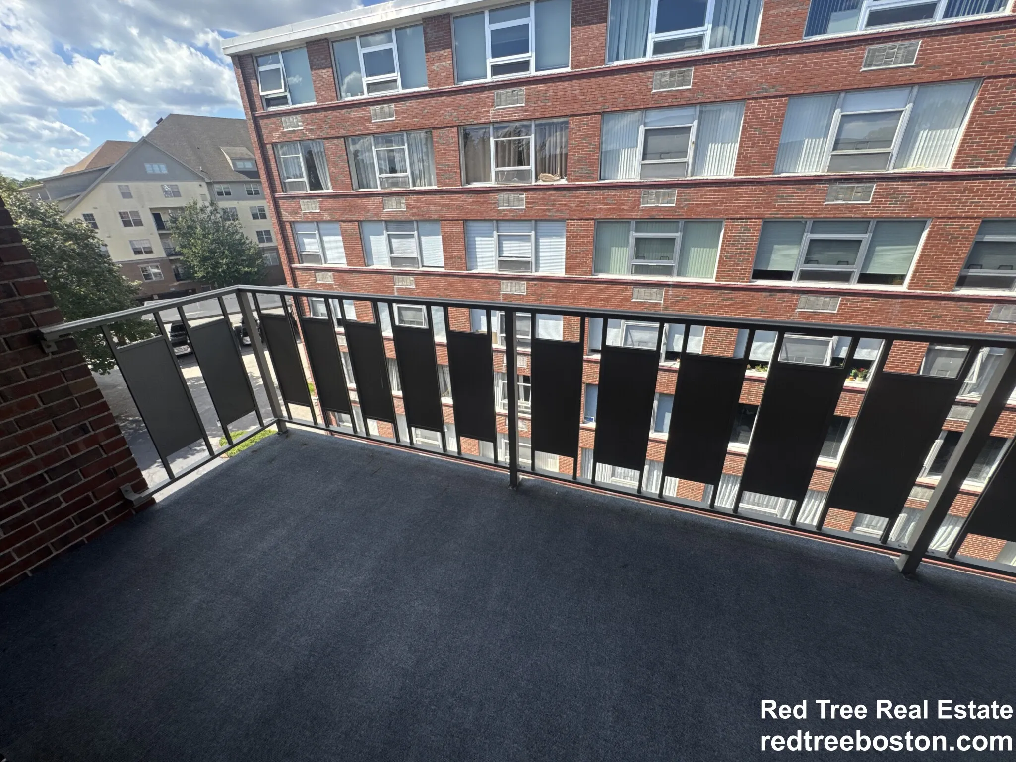 320 Hammond Pond Pkwa, Chestnut Hill