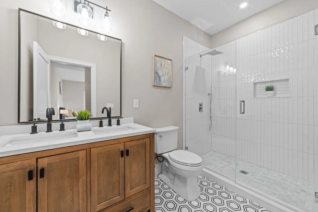 31 Boardman St, East Boston