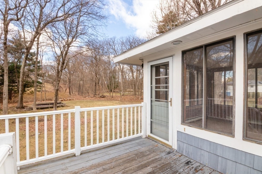 22 Livoli Rd, Framingham