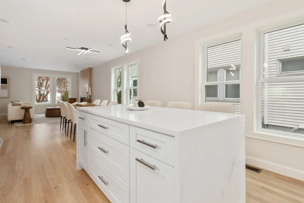 157 Boston Ave, West Somerville