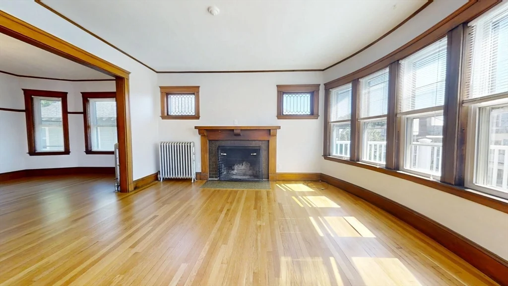 39 Commonwealth Rd, East Watertown