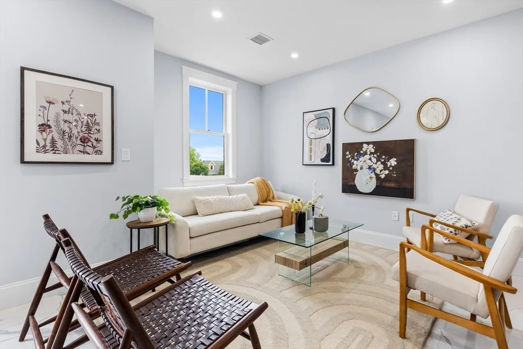 32 Pearl St, Dorchester