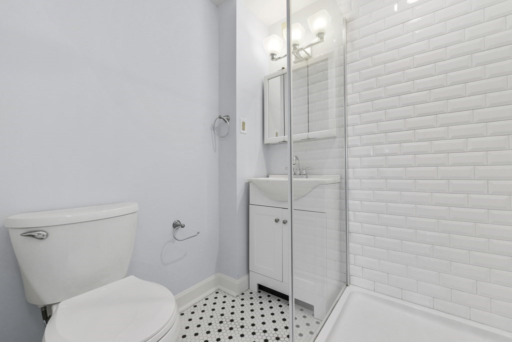 124 Saint Marys St, Fenway