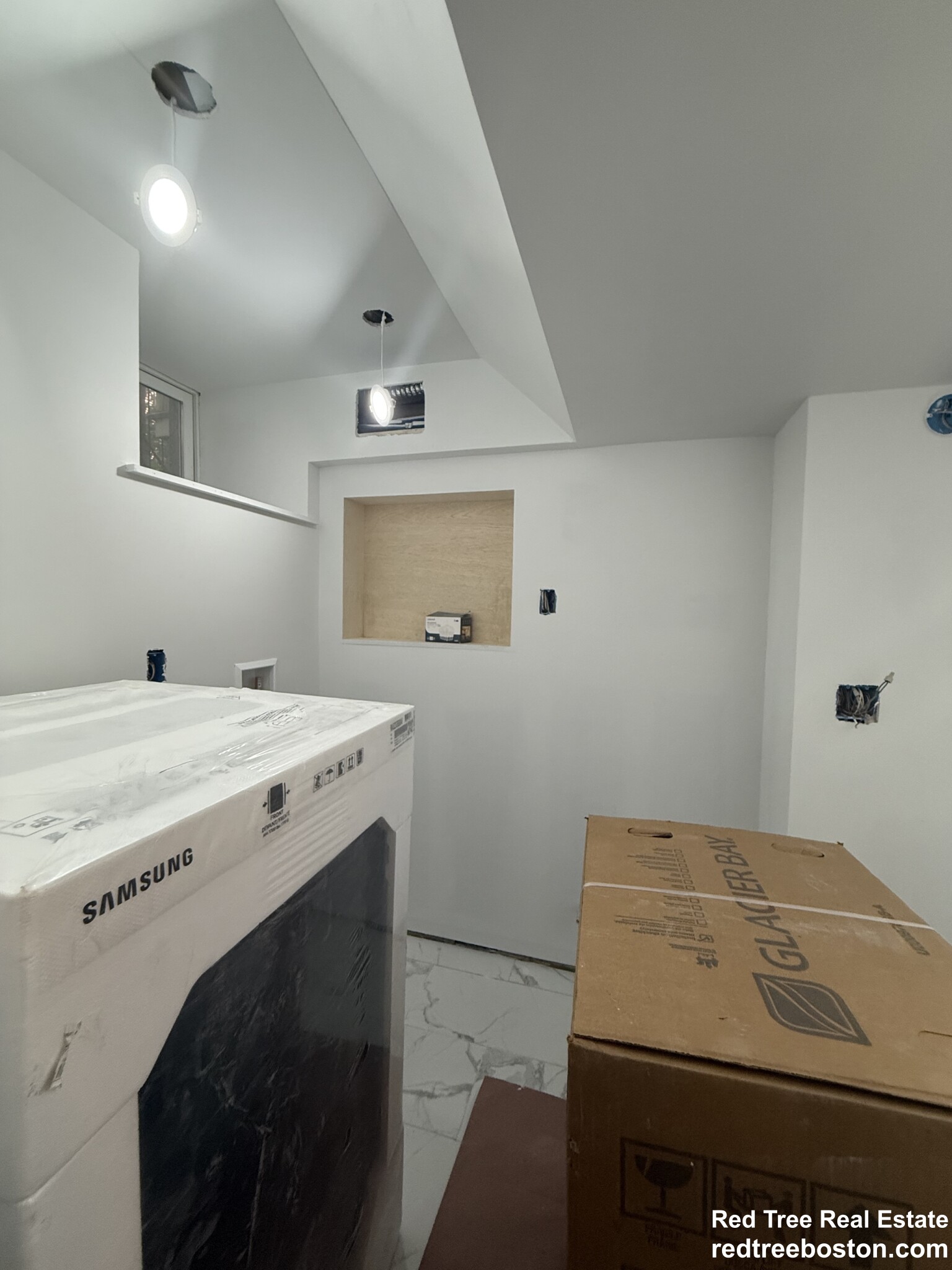 18 Quint Ave, Allston