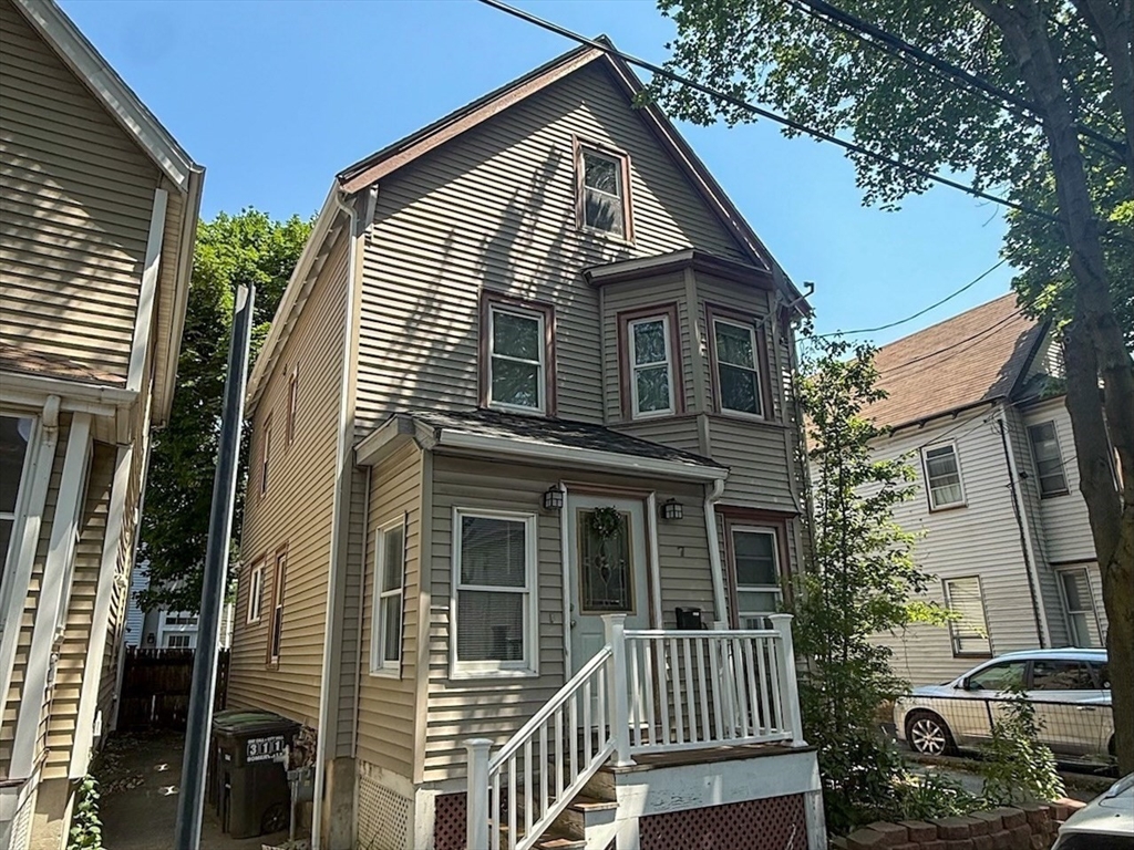7 Dell St, East Somerville