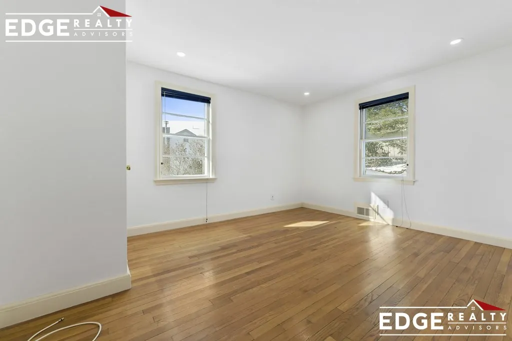 105 Hamilton Rd, Cedarwood
