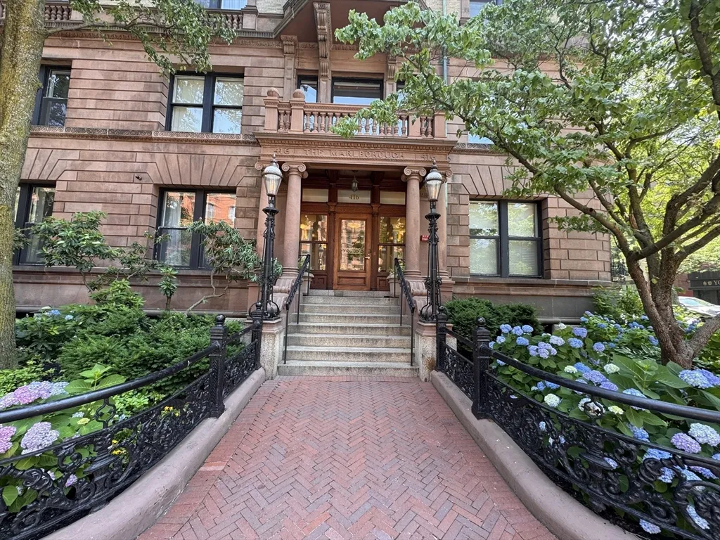 416 Marlborough St, Back Bay