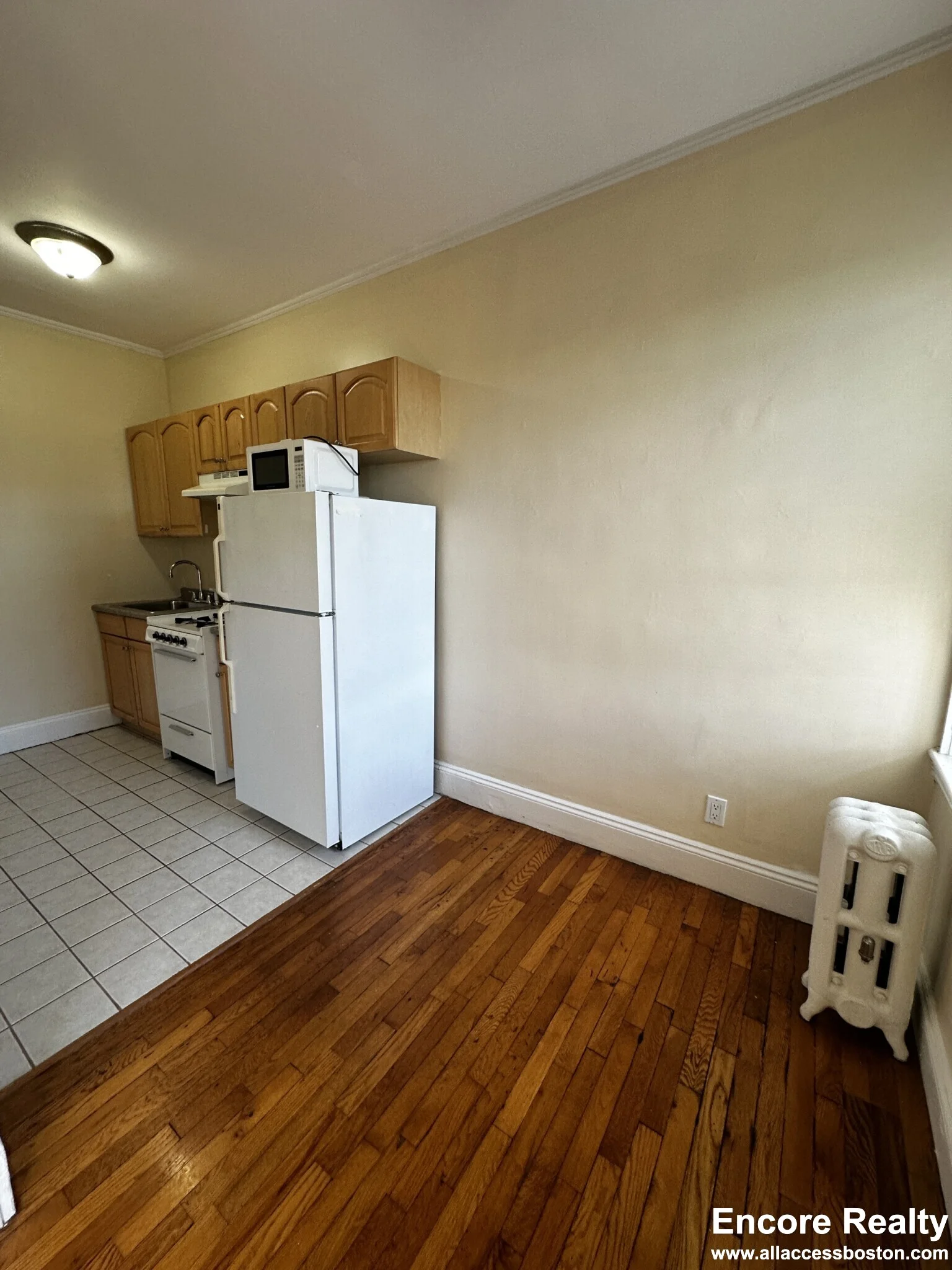 1637 Commonwealth Ave, Brighton